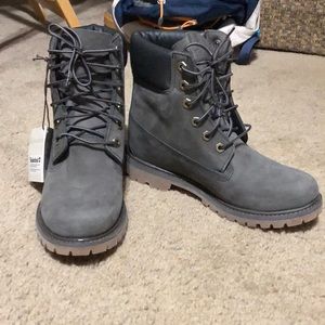 NEW! Timberland Boots!